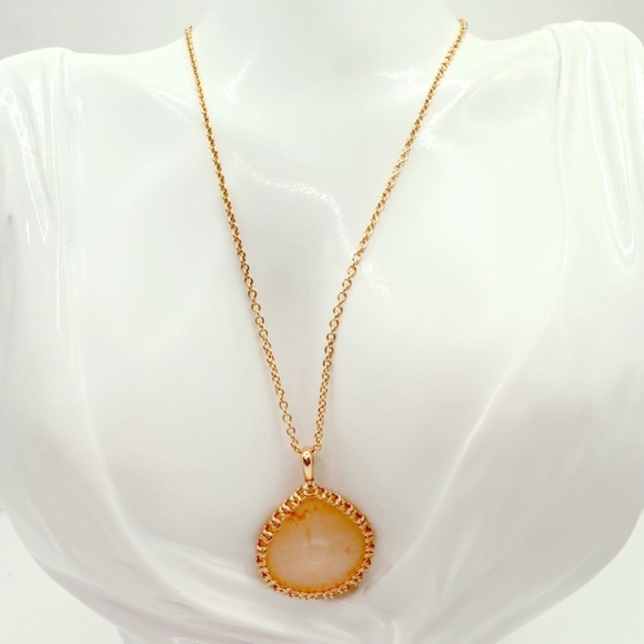 Kendra Scott Kenzie Macrame Reid Rose Gold Long Pendant Necklace in Blush Wood. - Picture 9 of 9